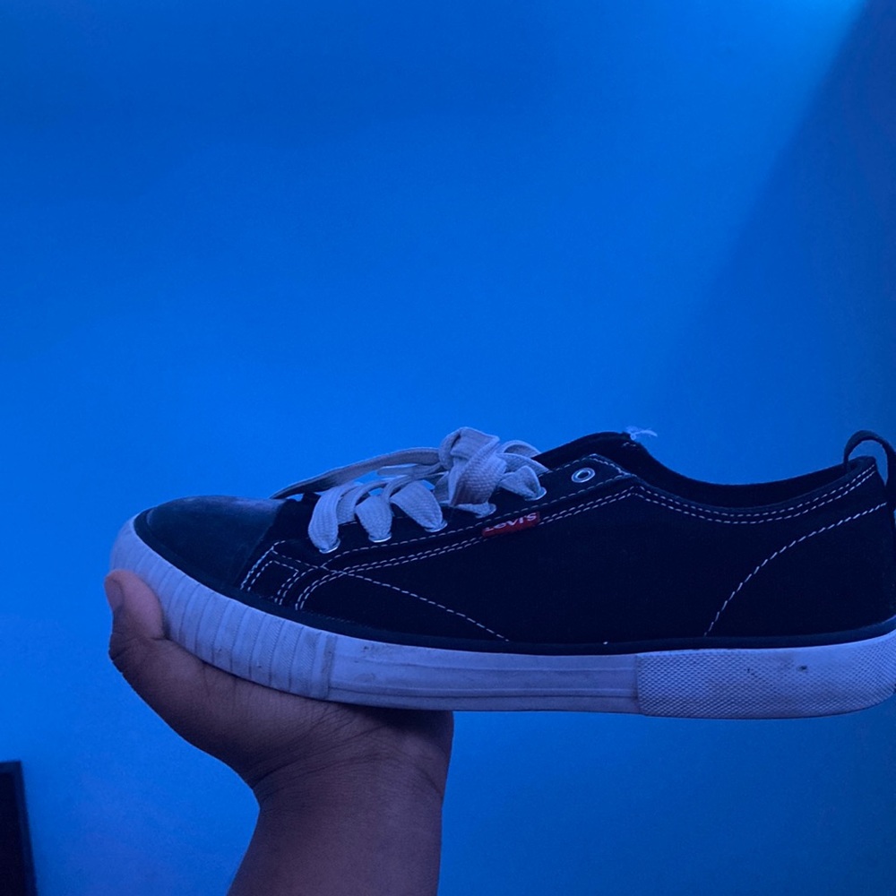 Levi’s shoes 7.5-8 size only
